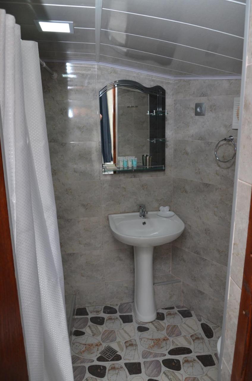Guest House Uta Tbilisi Ngoại thất bức ảnh